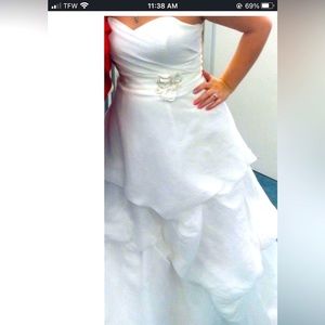 Galina White Davids Bridal Organza Pk3226 Feminine Wedding Dress Street Size: 14